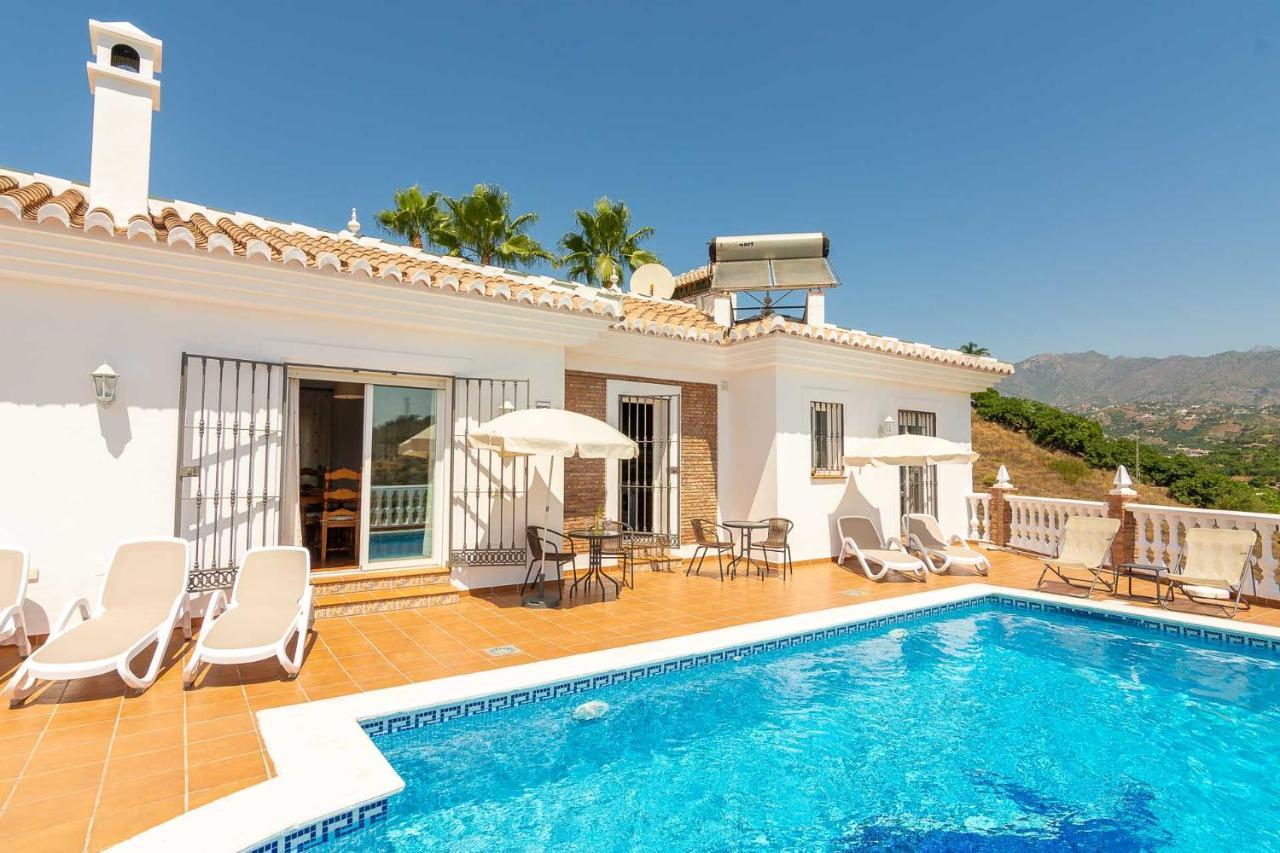 Villa Andalucia: Cerca De Todo, Intimidad Y Espacio Нерха Экстерьер фото