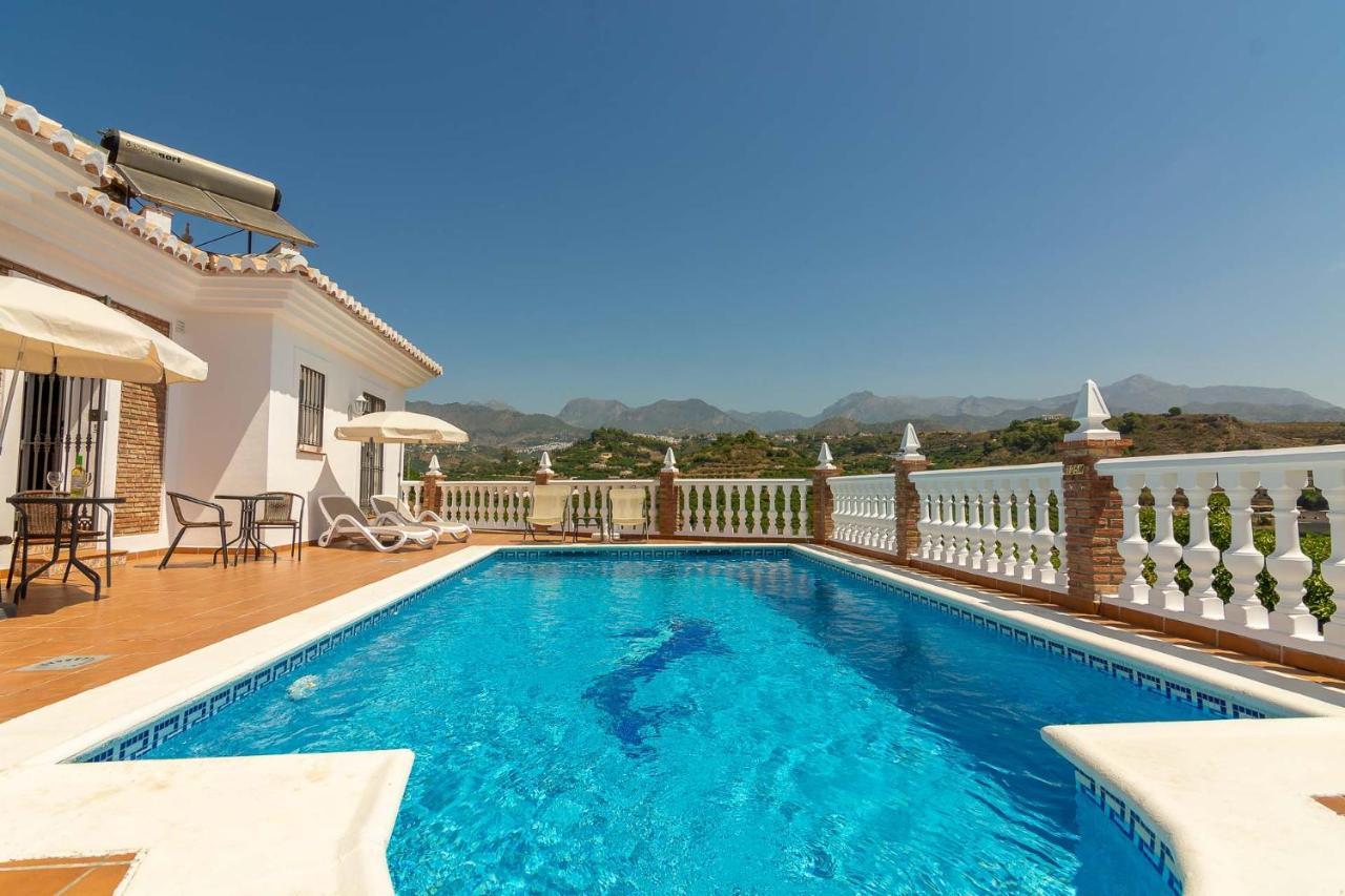 Villa Andalucia: Cerca De Todo, Intimidad Y Espacio Нерха Экстерьер фото