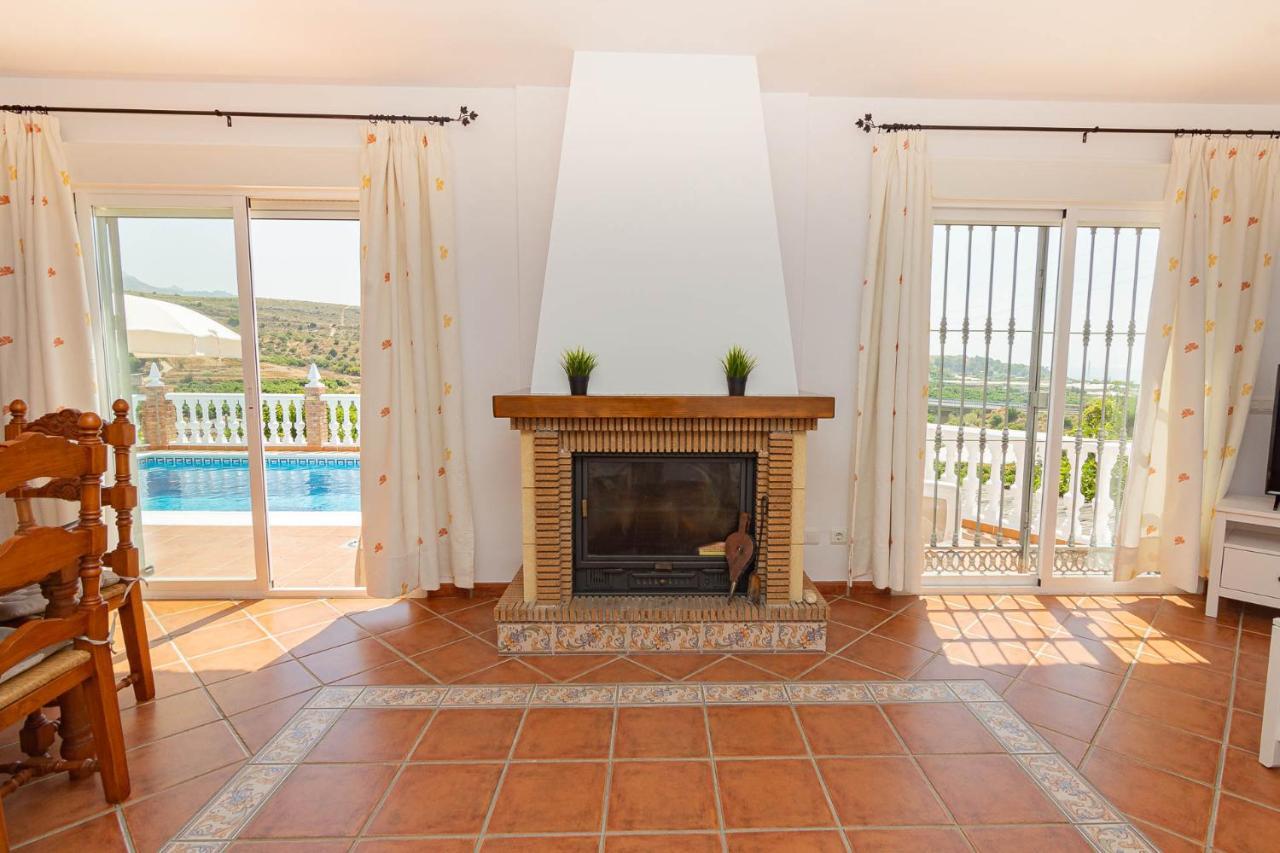 Villa Andalucia: Cerca De Todo, Intimidad Y Espacio Нерха Экстерьер фото