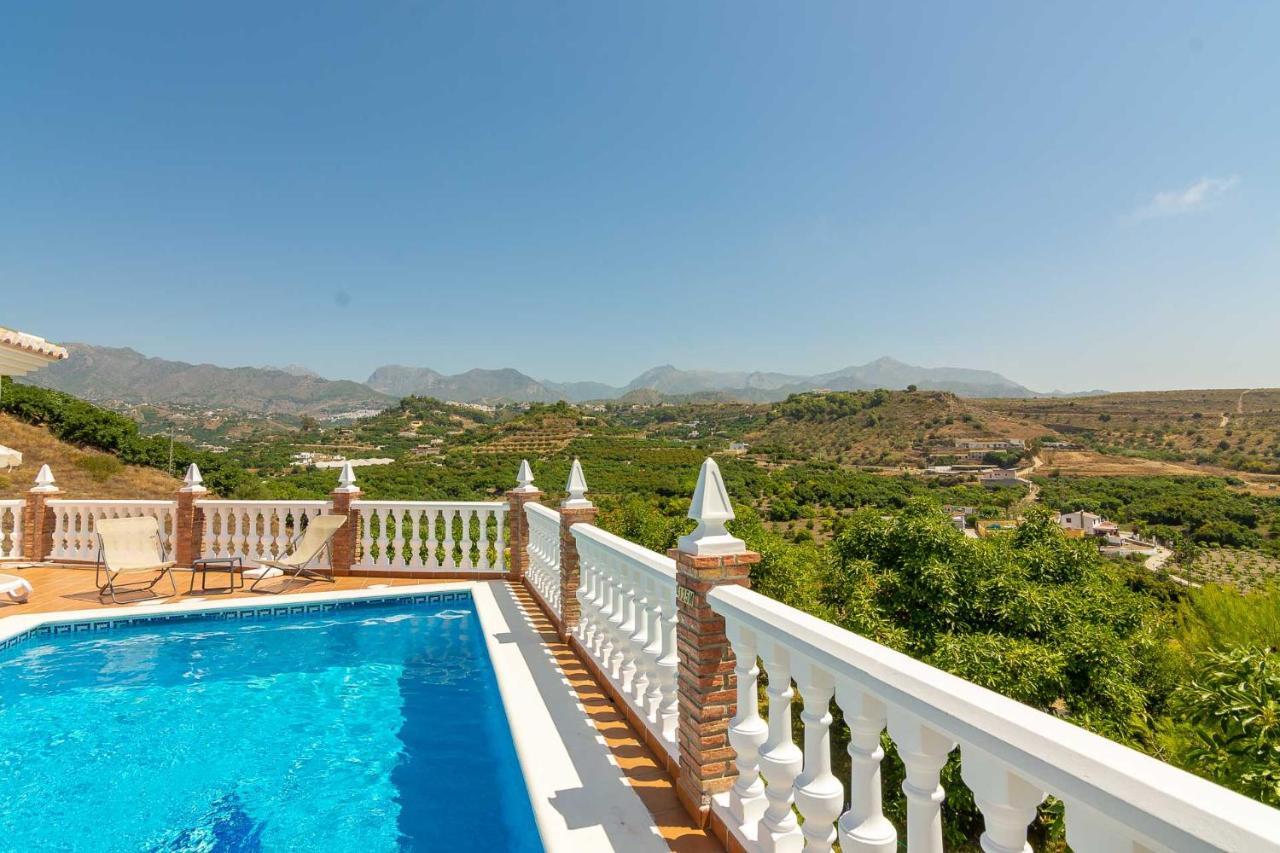 Villa Andalucia: Cerca De Todo, Intimidad Y Espacio Нерха Экстерьер фото